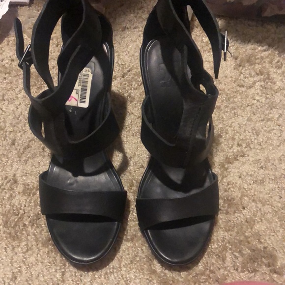Joes jeans black leather wedge Gladiator sandals - Picture 2 of 3
